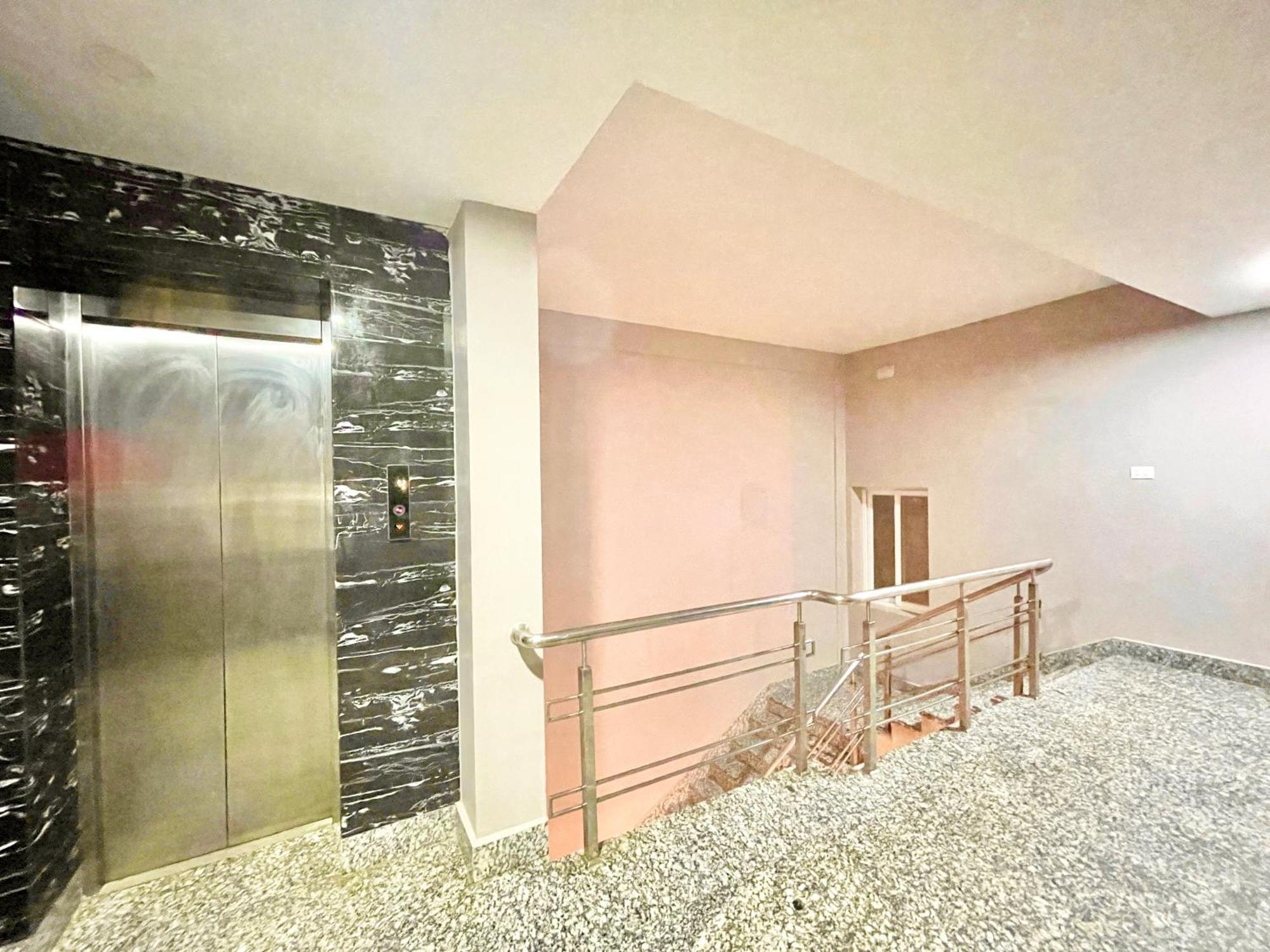 Hotel Rb International ! Puri Near-Sea-Beach-And-Temple Fully-Air-Conditioned-Hotel With-Lift-And-Card Payment Accepted-Parking-Facility, Best Hotel In 普里 外观 照片