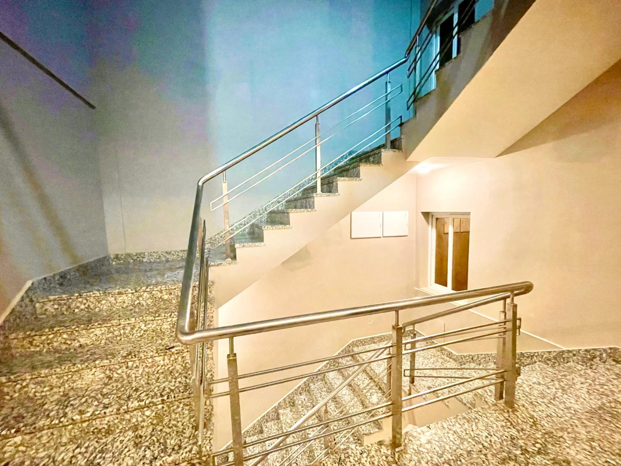 Hotel Rb International ! Puri Near-Sea-Beach-And-Temple Fully-Air-Conditioned-Hotel With-Lift-And-Card Payment Accepted-Parking-Facility, Best Hotel In 普里 外观 照片