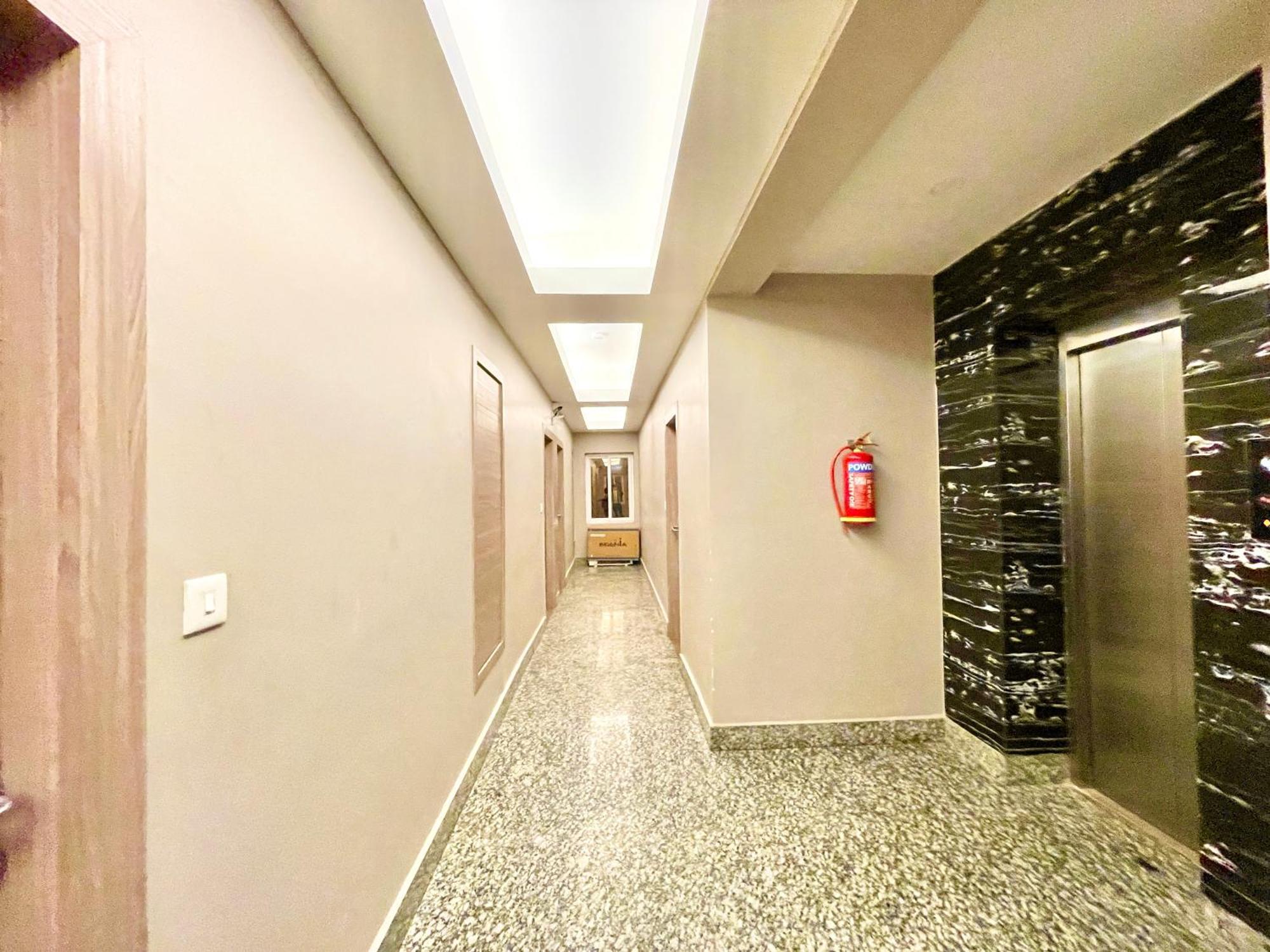 Hotel Rb International ! Puri Near-Sea-Beach-And-Temple Fully-Air-Conditioned-Hotel With-Lift-And-Card Payment Accepted-Parking-Facility, Best Hotel In 普里 外观 照片
