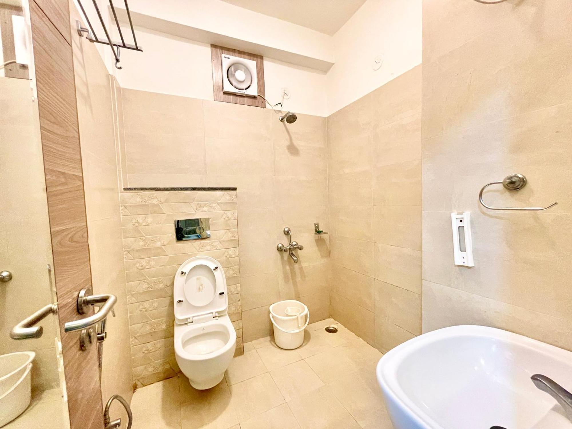 Hotel Rb International ! Puri Near-Sea-Beach-And-Temple Fully-Air-Conditioned-Hotel With-Lift-And-Card Payment Accepted-Parking-Facility, Best Hotel In 普里 外观 照片