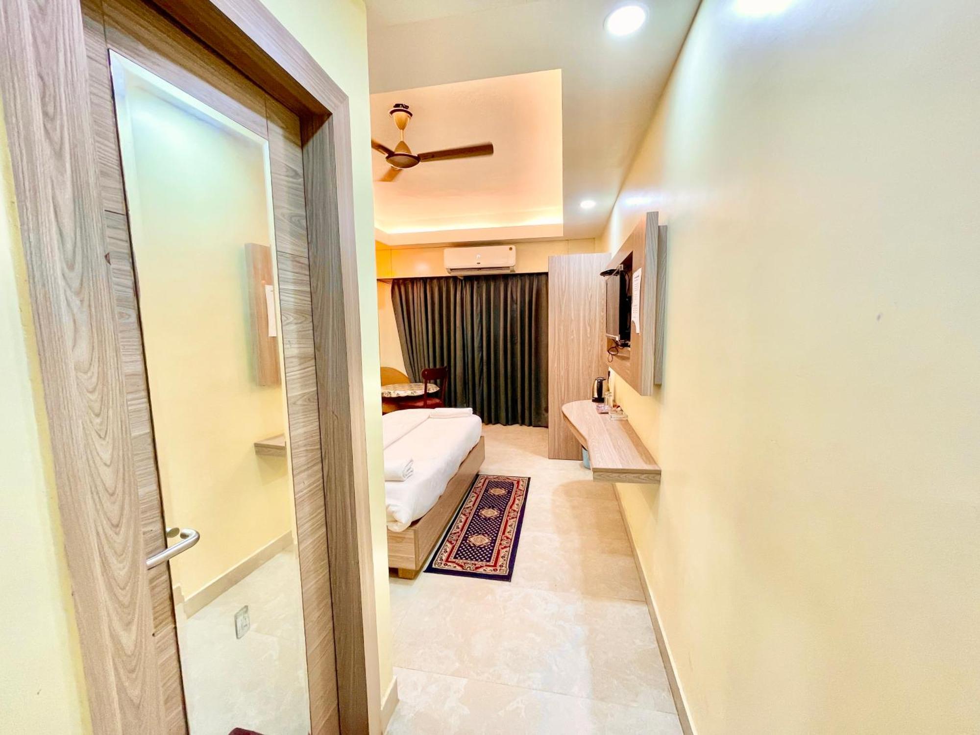 Hotel Rb International ! Puri Near-Sea-Beach-And-Temple Fully-Air-Conditioned-Hotel With-Lift-And-Card Payment Accepted-Parking-Facility, Best Hotel In 普里 外观 照片